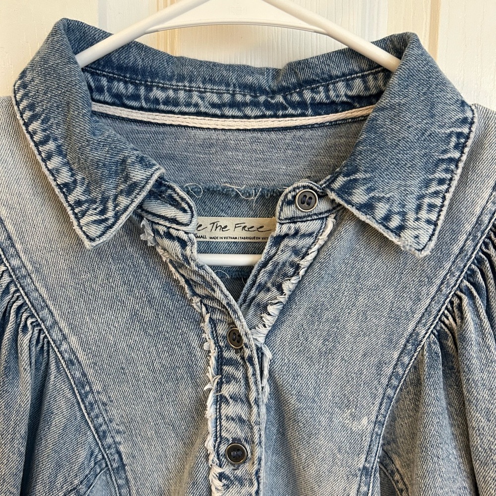 We the Free Suhrie Puff Sleeve Denim Button-Up Shirt Womens XS - Picture 13 of 15